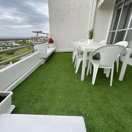 Al Mare Apartament Apartment Fano