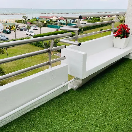 Al Mare Apartament Apartment Fano