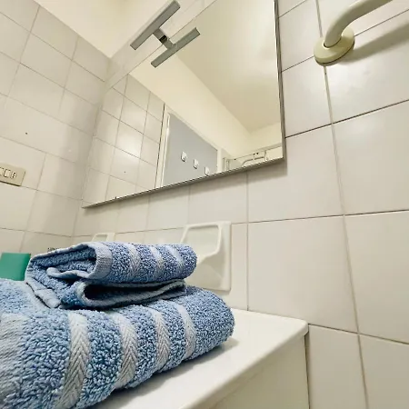 Al Mare Apartament Apartment Fano