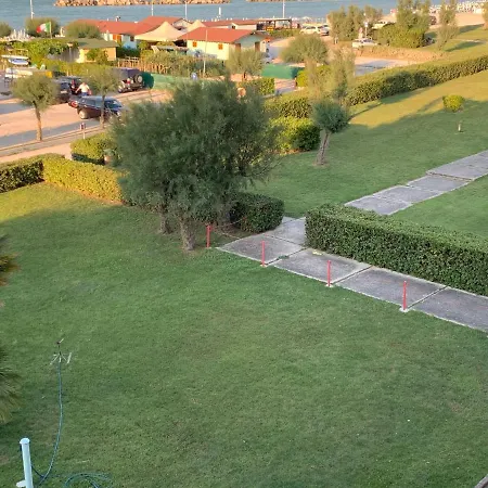 アパート Al Mare Apartament ファーノ